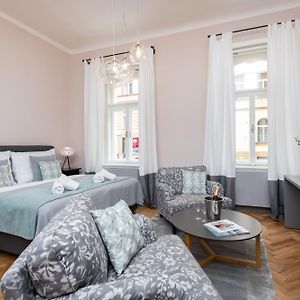Studio met een King Size Bed